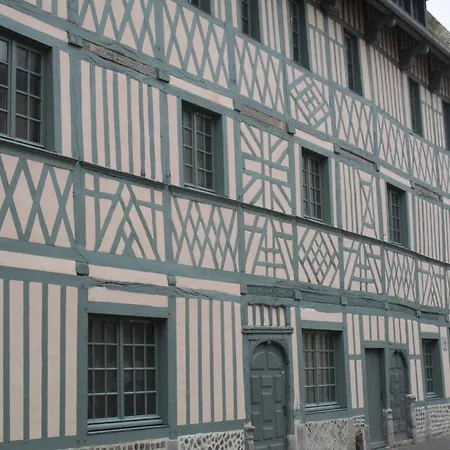 L'epee Apartment